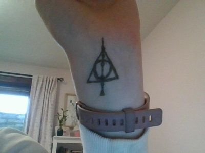 look at what i drew on my wrist