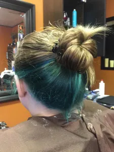 This what the dyed hair looks like, this is also the closest thing to a face reveal you're gonna get