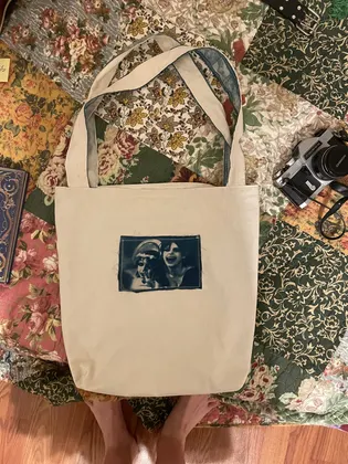 daisies tote