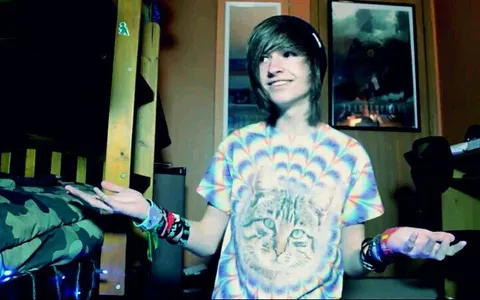 Which Kyle David Hall Photo? (Youtube) Which Kyle David Hall Photo? (Youtube)