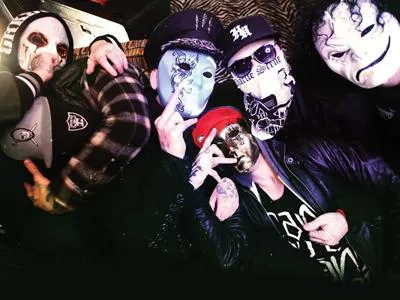 Who would date you out of Hollywood Undead?