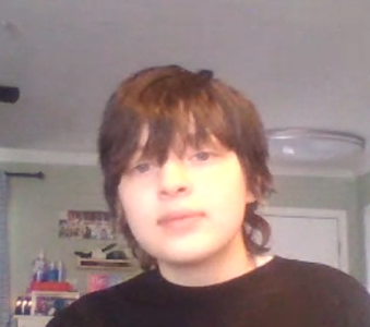 Does this boy look like Ashton Kutcher to you? Does this boy look like Ashton Kutcher to you?