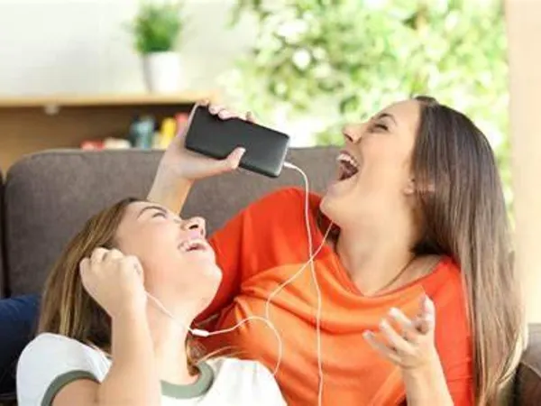 What is your favorite singing accessory?