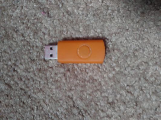 I found a weird flash drive when i was cleaning my desk. It had files from 2010 and 2013. Should i tell my mom that i found it? I found a weird flash drive when i was cleaning my desk. It had files from 2010 and 2013. Should i tell my mom that i found it?