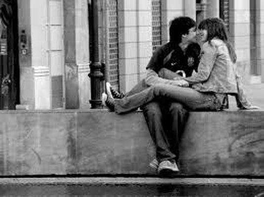 Does she like you back? (Girl Created) Does she like you back? (Girl Created)