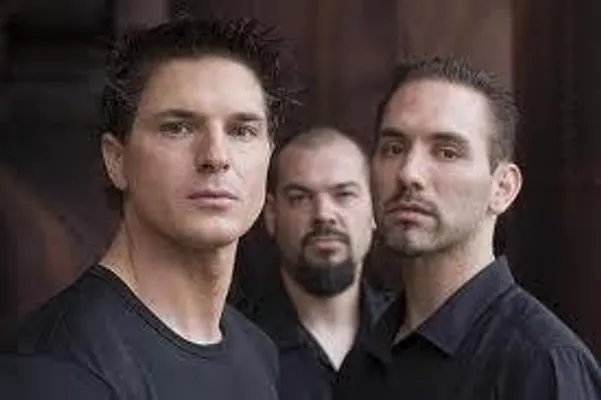 Does any one else watch ghost adventures I watch it just for the thrill ,even though ghosts scare me out of my wits Does any one else watch ghost adventures I watch it just for the thrill ,even though ghosts scare me out of my wits