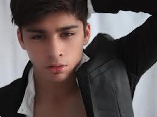 Who knows how to spell Zayn Malik middle name? I wanna know if you know how to spell his middle name without looking it up Who knows how to spell Zayn Malik middle name? I wanna know if you know how to spell his middle name without looking it up