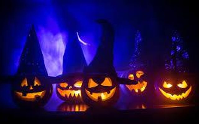 What is your favorite Halloween movie? Sooo what’s YOUR favorite Halloween movie? What is your favorite Halloween movie? Sooo what’s YOUR favorite Halloween movie?