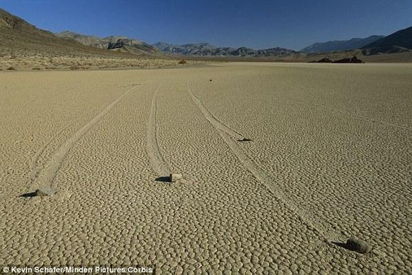 How do Death Valley's sailing stones move themselves? How do Death Valley's sailing stones move themselves?