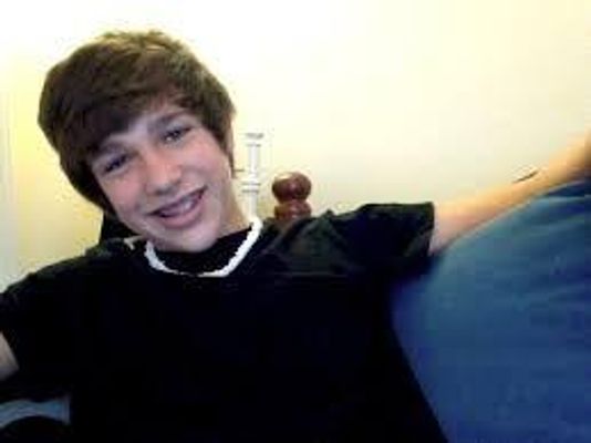 is it wrong to like ur best friend ok so im jay and im using my best friends account and i kinda like her is it wrong for me to like her is it wrong to like ur best friend ok so im jay and im using my best friends account and i kinda like her is it wrong for me to like her