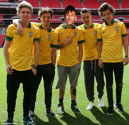 Am I a Creepy stalker person? No seriously. Sometimes I feel like a total stalker! Think about it. It's so easy to open google and type in, idk, Zayn malik or t.o.p, but for me it's soo hard to type in Neymar or Alexis Sanchez, or David Luiz...strange huh. Am I a Creepy stalker person? No seriously. Sometimes I feel like a total stalker! Think about it. It's so easy to open google and type in, idk, Zayn malik or t.o.p, but for me it's soo hard to type in Neymar or Alexis Sanchez, or David Luiz...strange huh.