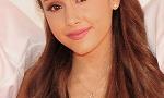 Do you prefer Ariana with red hair or brown hair?