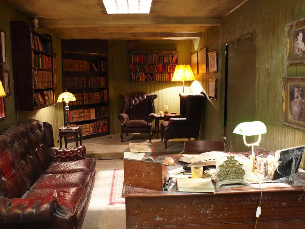 Hidden Ante Chamber Room To a Secret Tunnle Hidden Ante Chamber Room To a Secret Tunnle