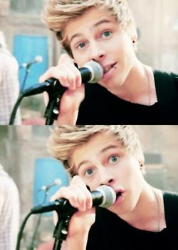 Luke Hemmings!