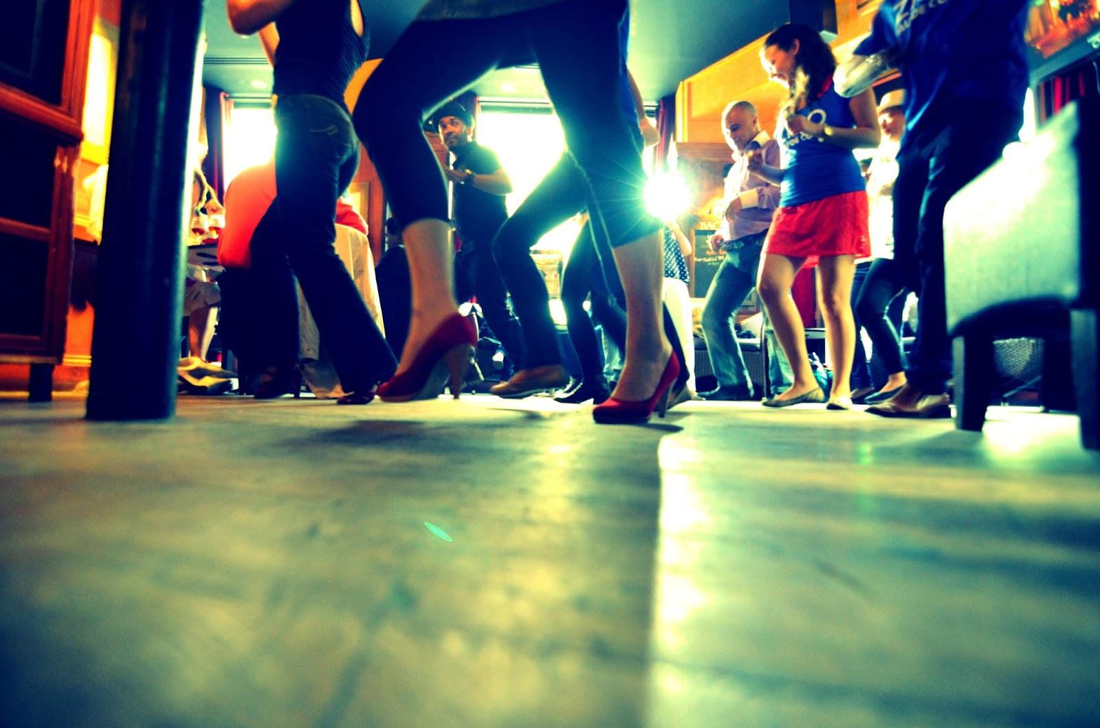 Dancing Dancing