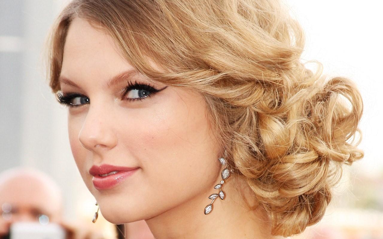 Tailor Swift Tailor Swift