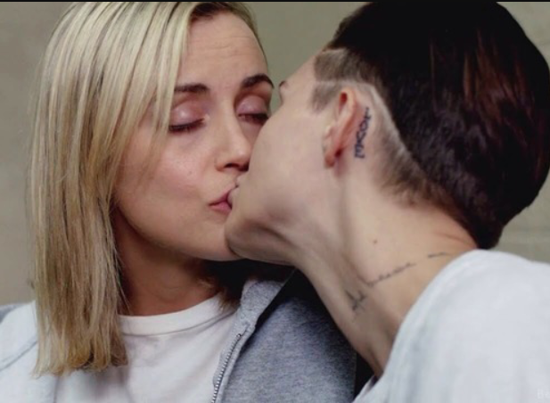 I want to kiss her rn ! I want to kiss her rn !