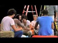 One Direction get pranked {Nickelodeon}