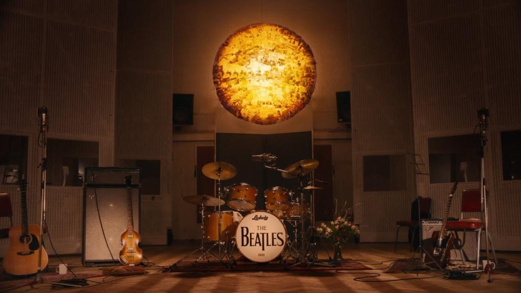 The Beatles - Here Comes The Sun (Official Video - 2019 Mix) The Beatles - Here Comes The Sun (Official Video - 2019 Mix)