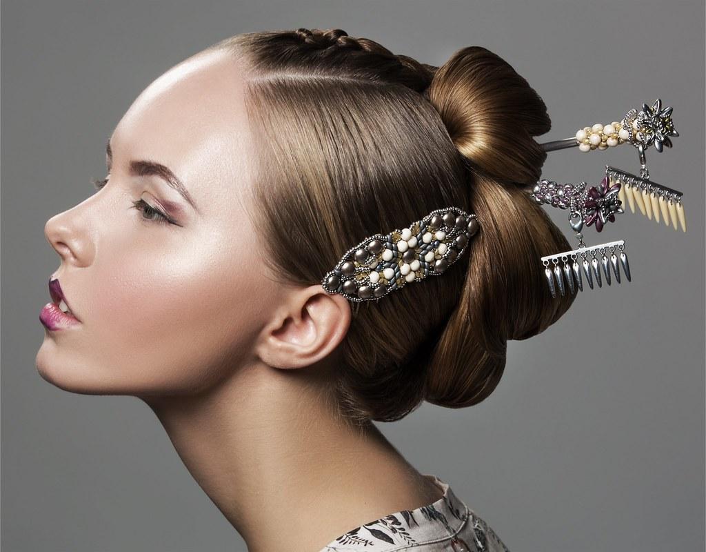 In Vogue: Hair Accessories In Vogue: Hair Accessories