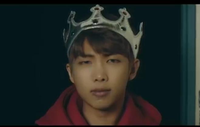 Which member was not seen just after this scene?