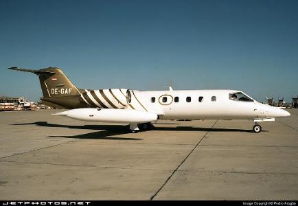 Who manufactures the Learjet line of business jets?