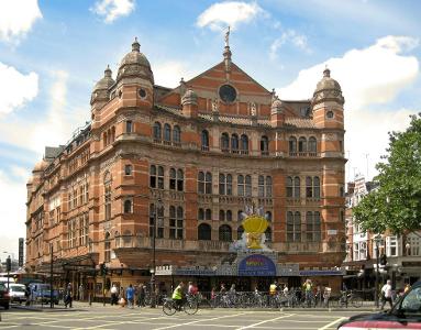 Which of these is a London theatre district?