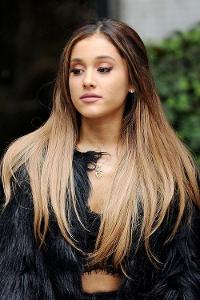 Is Ariana's hair naturally curly?  (Be honest with answers please)