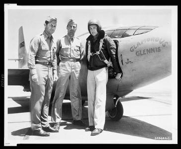 Which famous pilot is known for breaking the sound barrier in the Bell X-1 aircraft?