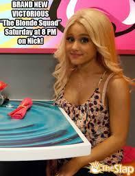 Who Does Ariana Play On Hit Show'Victorious' ?