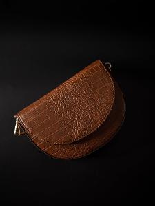 What is a clutch bag typically used for?