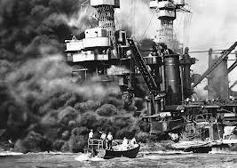 At Pearl Harbor, what caused the U.S.S. Arizona to sink?