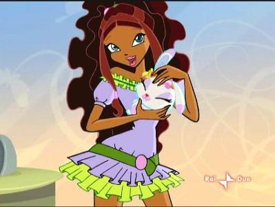 Who joined the Winx in season 2?