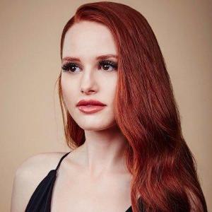 Who plays Cheryl Blossom in the series?