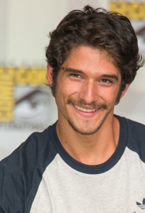 Who plays Scott McCall in the series?
