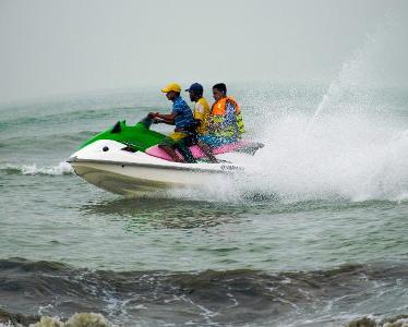 What is the maximum speed of a typical jet ski?