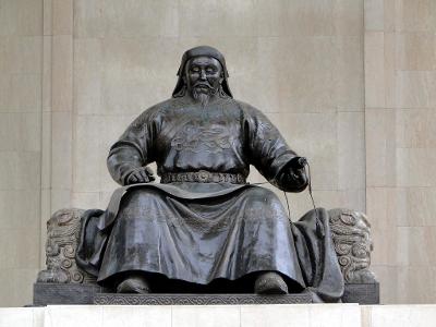 Which Mongol leader attempted to conquer Japan twice?
