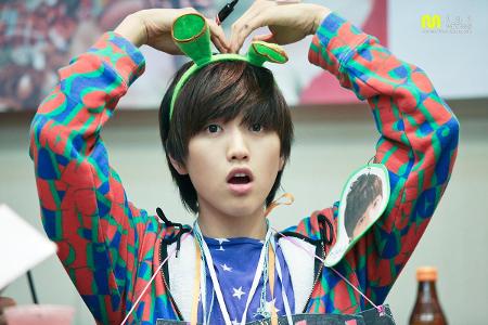 Who is this? Hint: B1A4 Comment: omg he's so cute xD