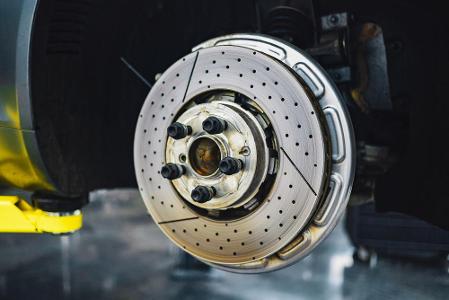 What kind of brakes should you always have in your car?