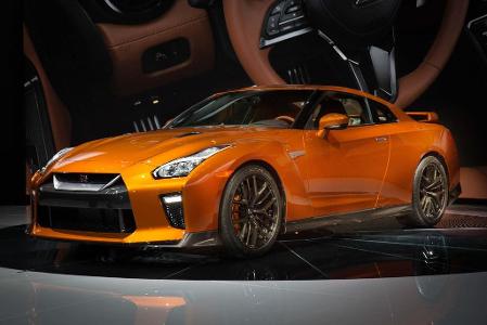 Which Japanese automaker produces the 'GT-R' sports car?
