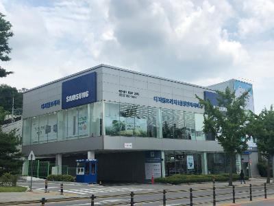 Which South Korean city is Samsung headquartered in?