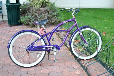 Which famous movie featured a cruiser bike prominently?
