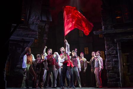 Who composed the music for the musical 'Les Misérables'?