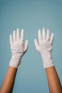 Which type of gloves are commonly worn during formal events?