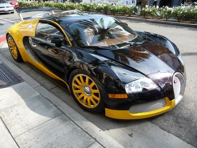 What is the top speed recorded by the Bugatti Veyron Super Sport?