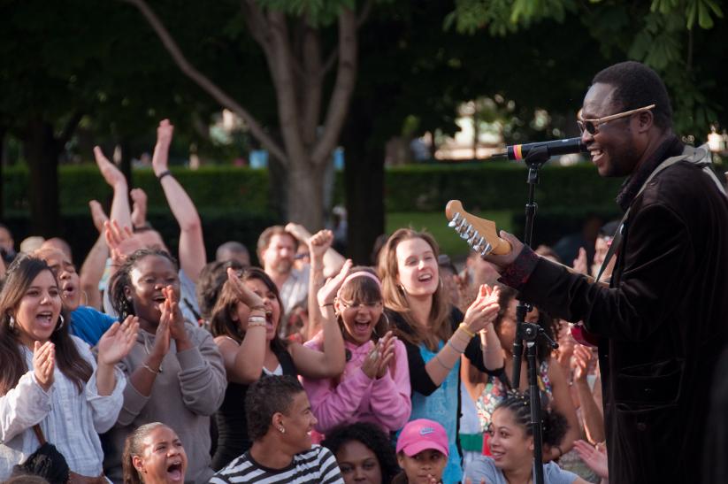 How do you feel when you sing in front of others?