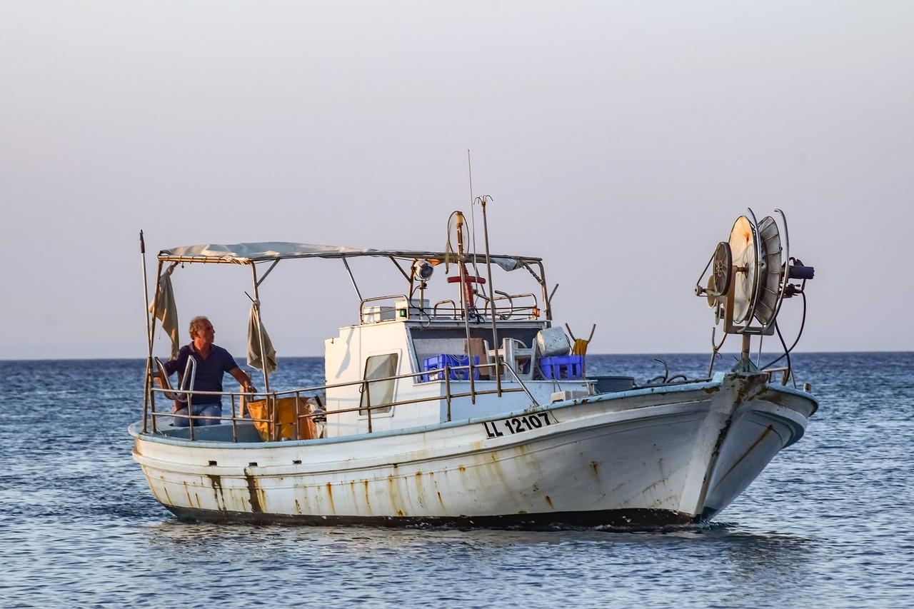 Which type of fishing boat is specifically designed for deep-sea fishing?