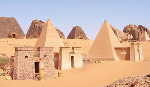 What was the most famous monument built during the reign of Pharaoh Khufu?
