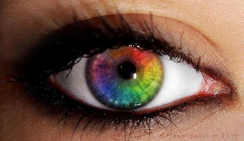 What color is your mom's eyes?