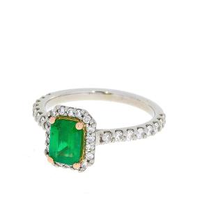 What is the term for a ring set with a gemstone that changes color?